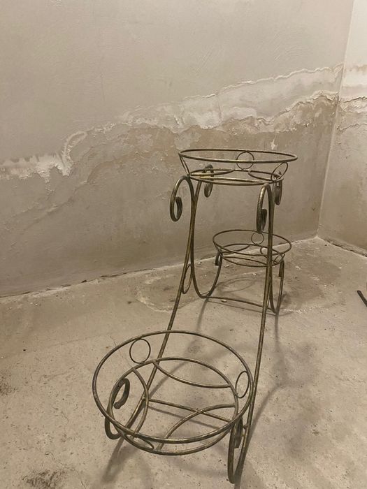 Продам 2 подставки под комнатные цветы