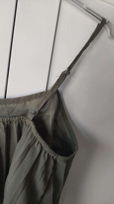 Crop top maiou cu bretele reglabile