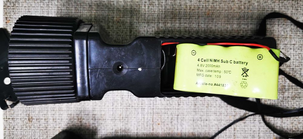 Lanterna 12v cu acumulator 4.8V 2000mAh reincarcabil la prize auto 12V