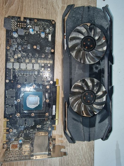 Reparare calculatoare / laptop-uri / instalare Windows.