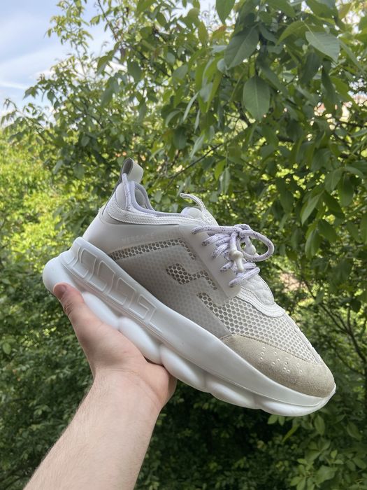 Versace chain reaction