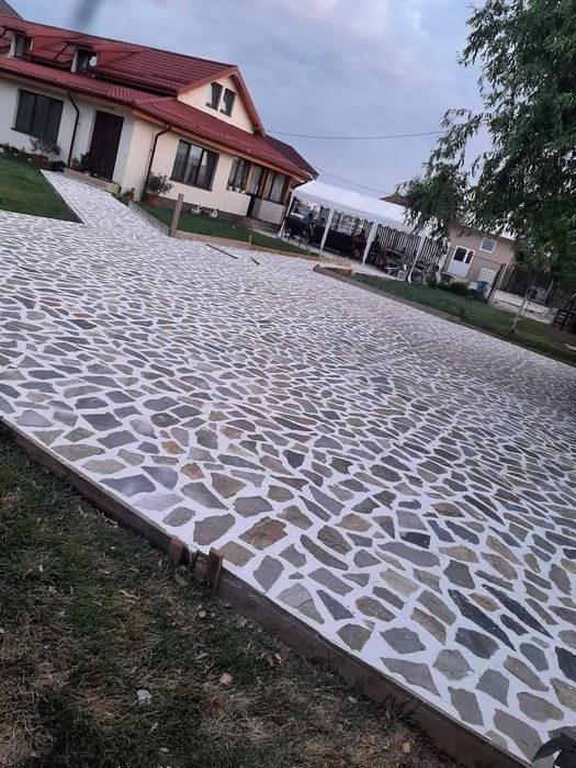 Vand si montez Piatră Naturală de Grecia  pret 60 lei m2 fără montaj.