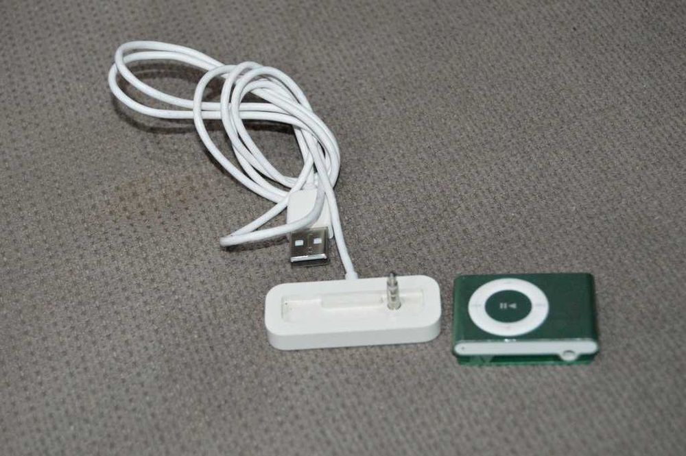 Apple iPod Shuffle Generația 2 (A1204) Verde Metalic 2GB – Complet cu Dock Original USB de Încărcare și Sincronizare