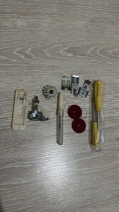 Продам швейную машинку