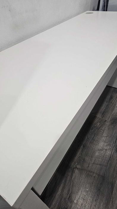 Продам письменный стол IKEA в отличном