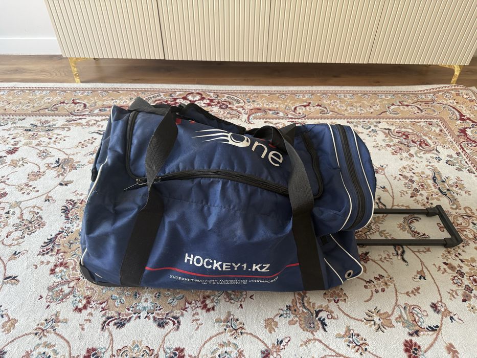 Продаю хоккейную экипировку