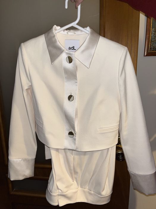 Официален Костюм