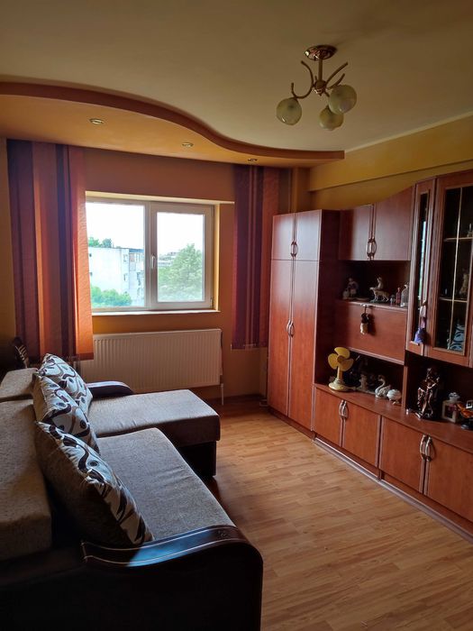 Apartament două camere decomandat zona Vidin