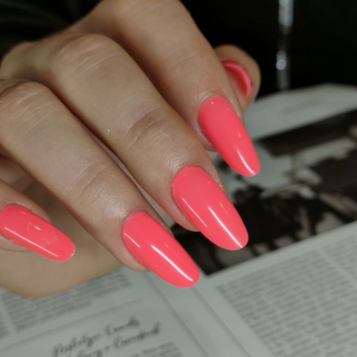 Маникюр, наращивание ногтей, педикюр.