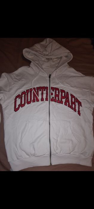 Спортивная кофта с капюшоном