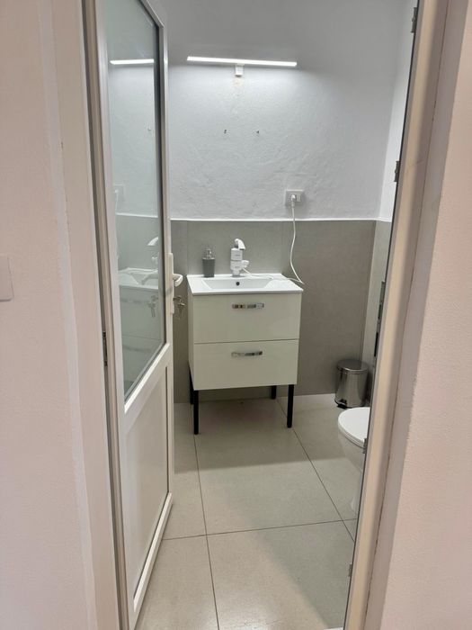 Inchiriez spatiu