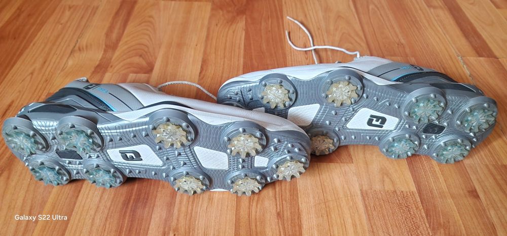 Vand adidasi din piele