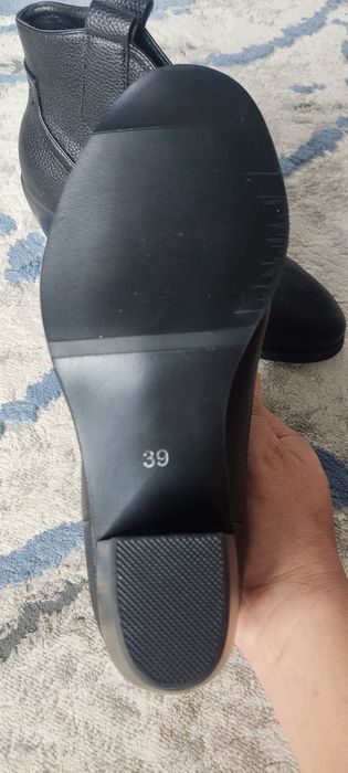 Продам новая обувь