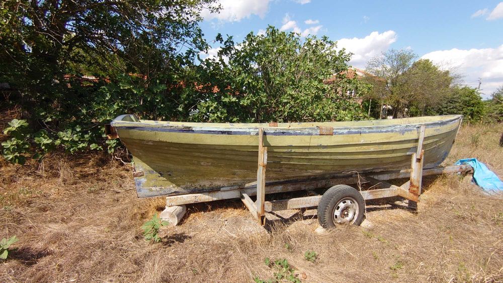 Лодка мичуринка с колесник