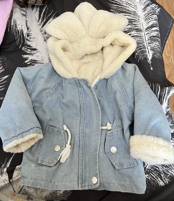 Продам курточку для девочки