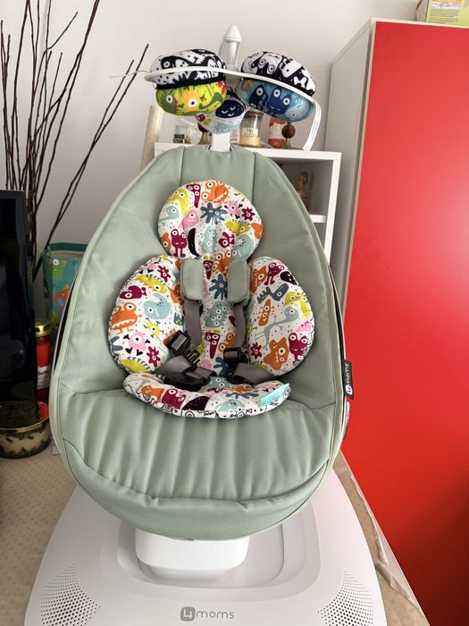 Leagan electric 4 Moms Mamaroo 5.0