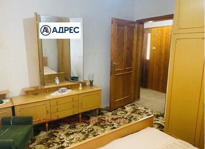 Къща в Плевен, област-с.Кулина вода площ 292 цена 50000