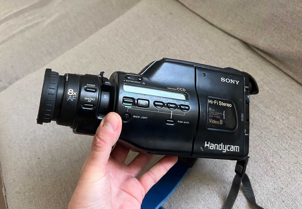 Sony Handycam CCD F550E Video8 Hi Fi Stereo neprobata fara baterie mic