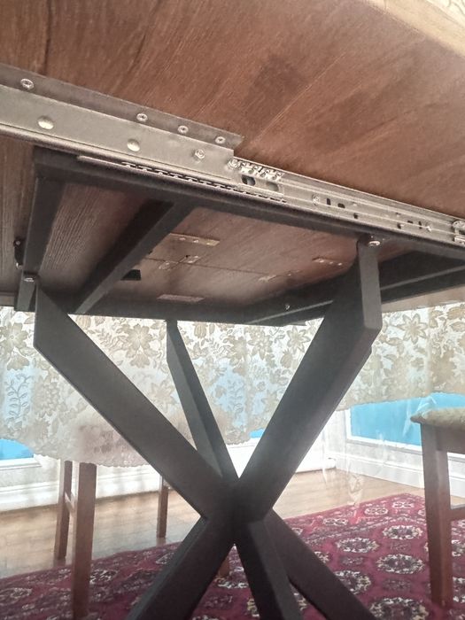 Продам стол обьеденный овальный