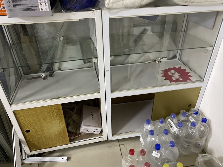 Ветрина стеклянный продам