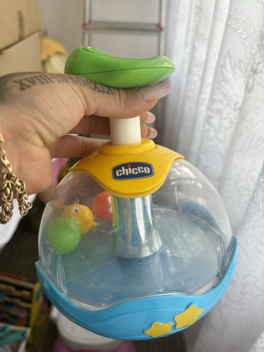 Jucarii bebe tobe cu sunete si lumini si jucarie cu zgomot chicco