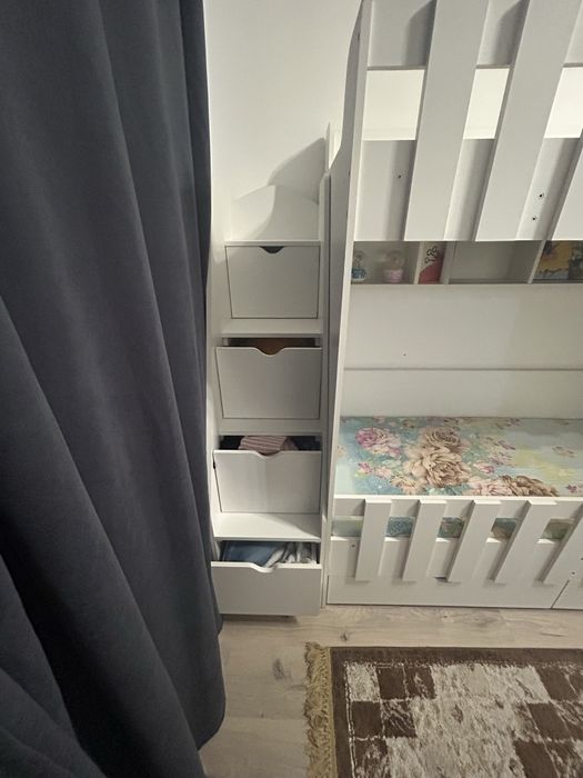 Детская двухярусная кровать