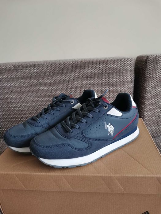 Маратонки Adidas, Nike и апрески 35 и 36