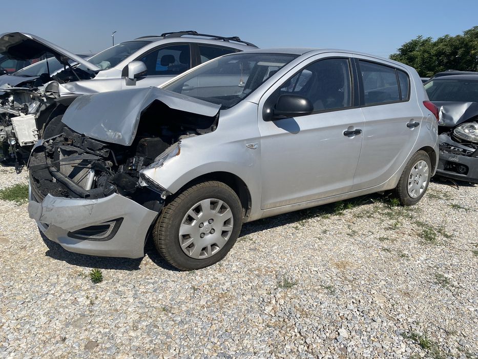 Хюндай и20 1.2 бензин на части