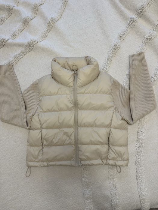 Бежово преходно яке с плетени ръкави