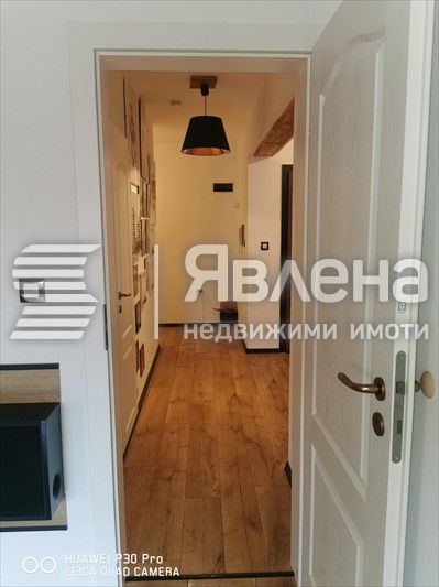 Продава се Тристаен апартамент в Варна, Възраждане 4 - 134 кв.м за 1615 €/кв.м - Снимка #11