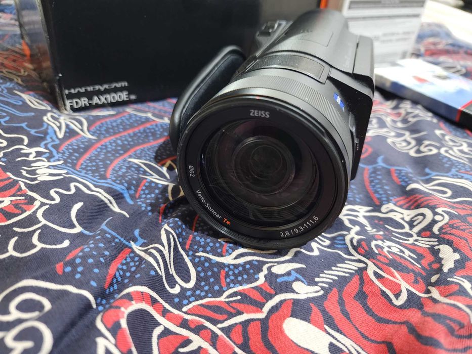 Sony FDR Ax100E видеокамера