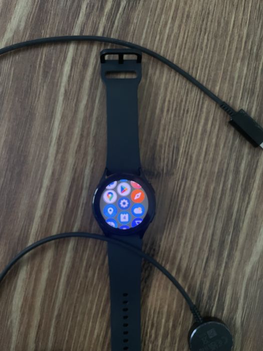 Продавам Samsung Galaxy Watch5