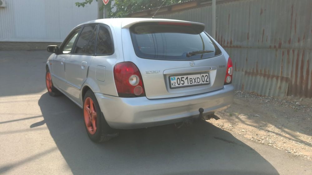 Мазда 323F 2002г