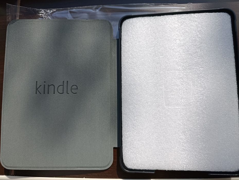 Husă Kindle Paperwhite 12th Gen (7 inch) – Nouă, sigilată