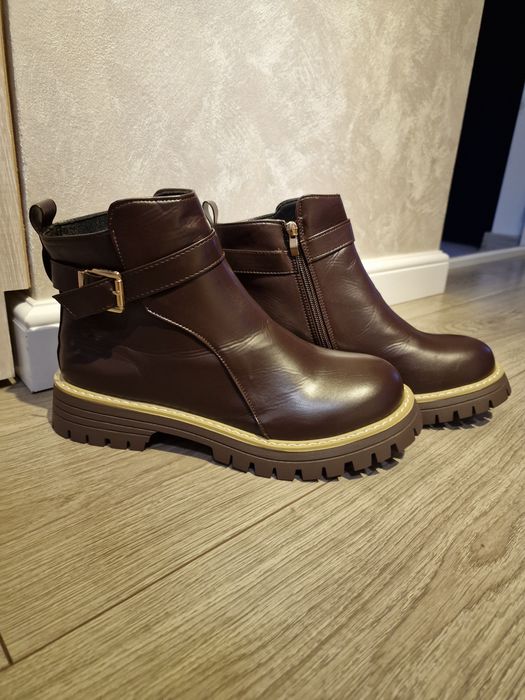 Ghete de dama matimea 43(interior 42)