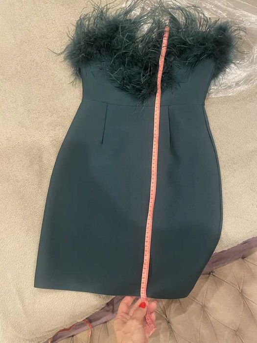 Къса рокля с пух