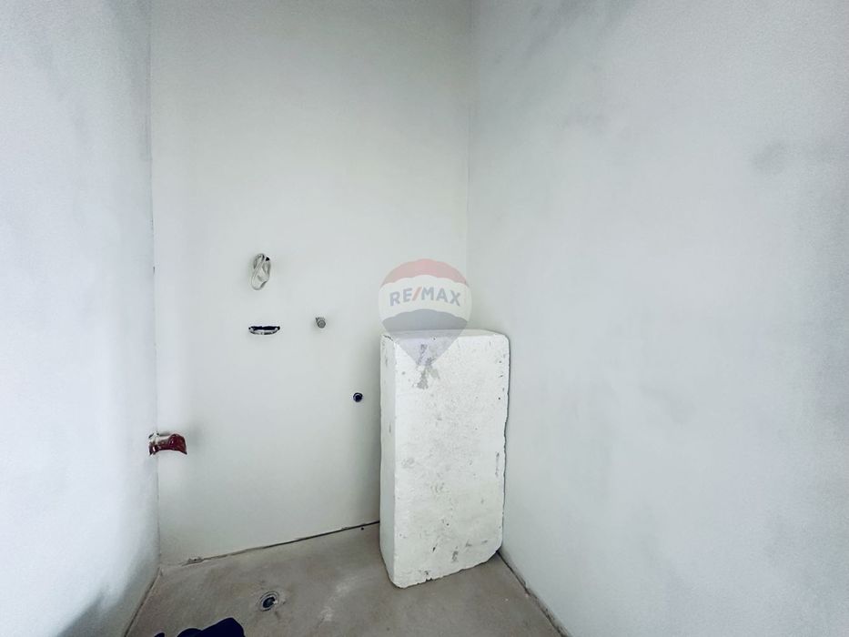 Продава се Тристаен апартамент в Варна, Бриз - 150 кв.м за 2160 €/кв.м - Снимка #4