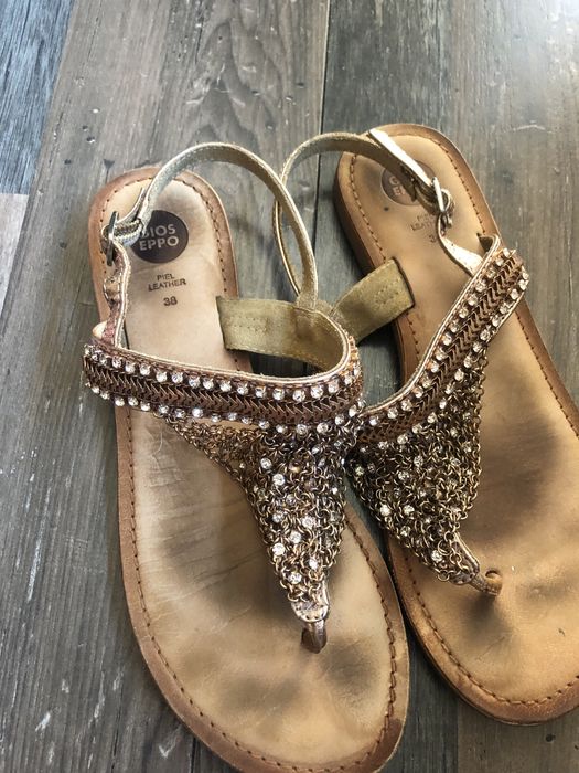 Дамски сандали с камъни