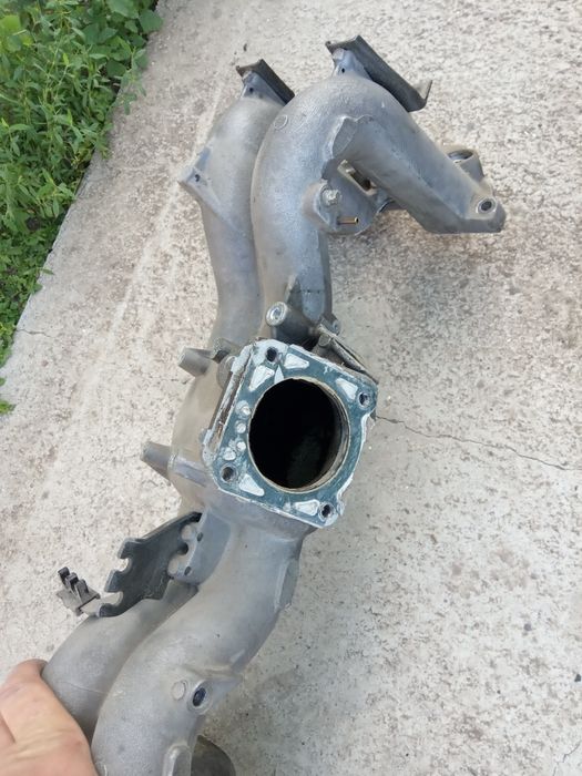 Впускной коллектор на Субару 2.2