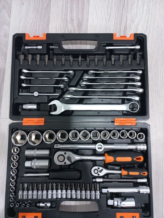 Набор инструментов ВИХРЬ ,82 предмета