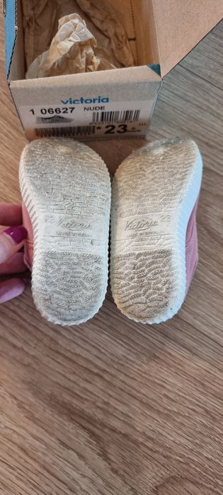 Tenisi Victoria - marimea 23