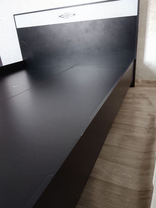 Двухспальная кровать+2 комод