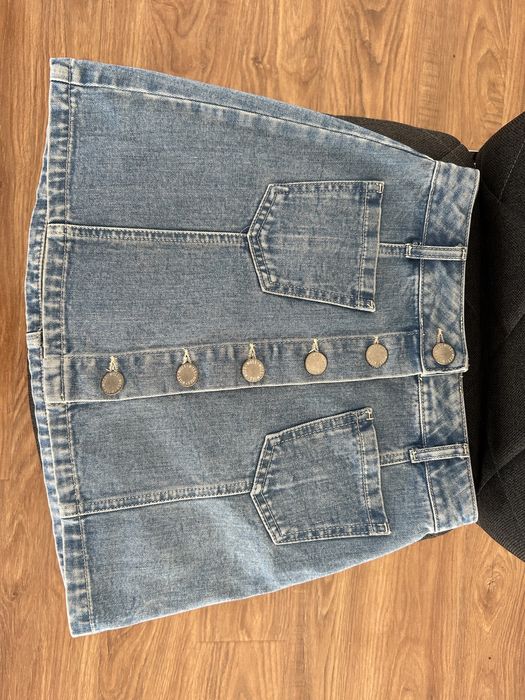 Fusta din denim.