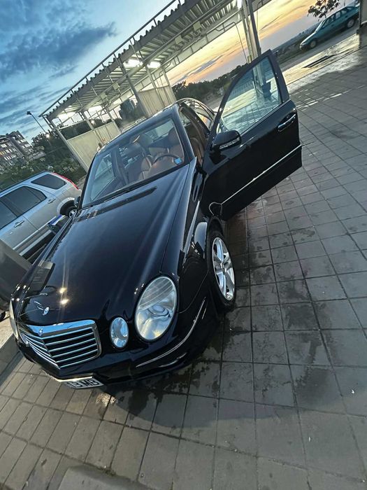 Mercedes-Benz E320 W211
