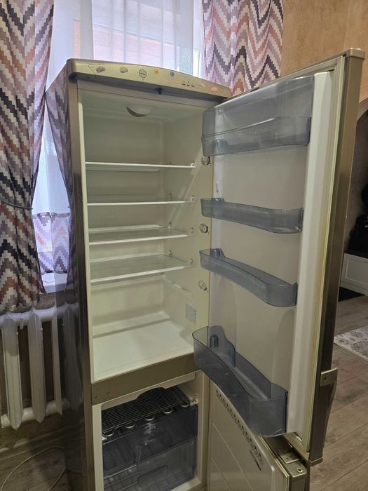 Холодильник б/у в хорошем состаянии