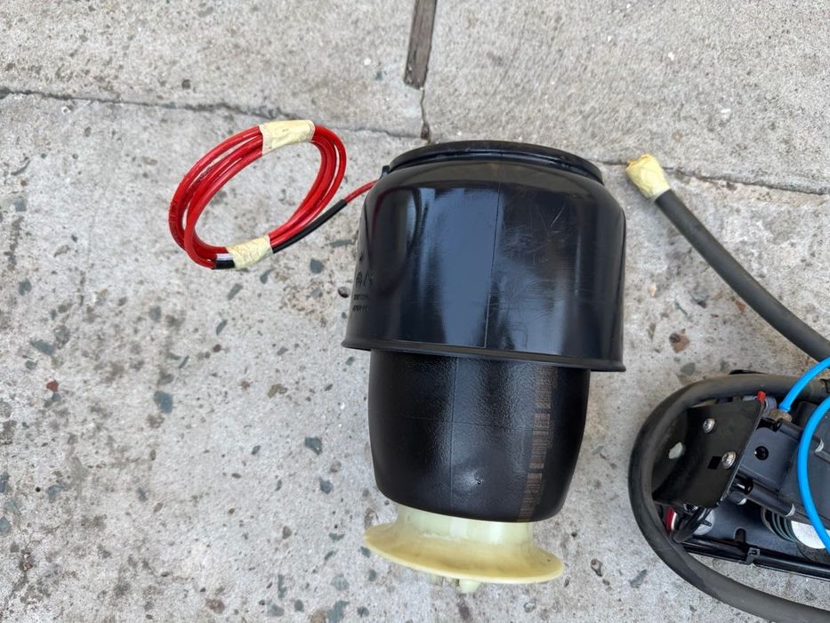 Kit compresor suspensie perne BMW F11 N47D20D 525d stanga dreapta