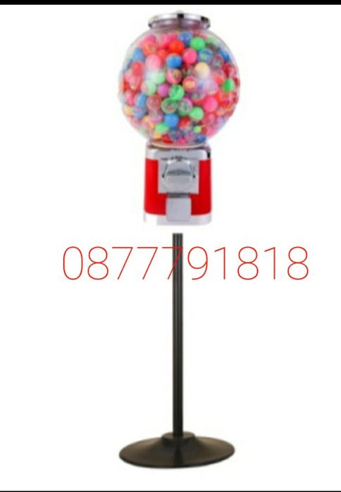 Вендинг машини  / машина за топчета и капсули чисто нова