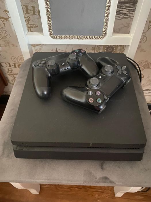 Ps4 play station 4slim 1tb