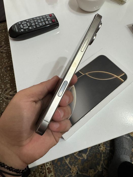 iPhone 16 Pro Max 256GB – Natural Titanium