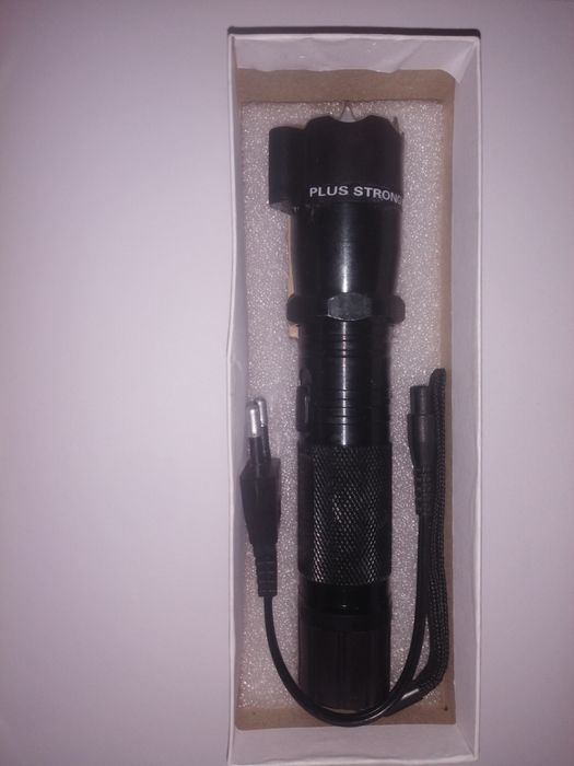 Lanternă electroșoc